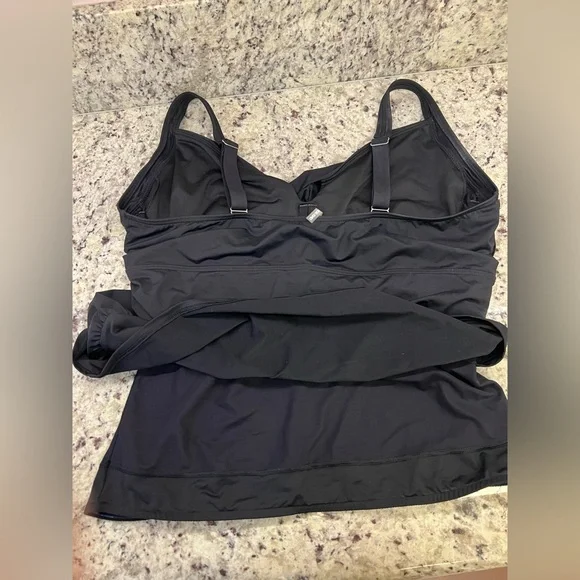 EUC Land’s End Underwire Tankini Swimsuit Top V-neck Wrap Front 18 DDD Black - Picture 8 of 10